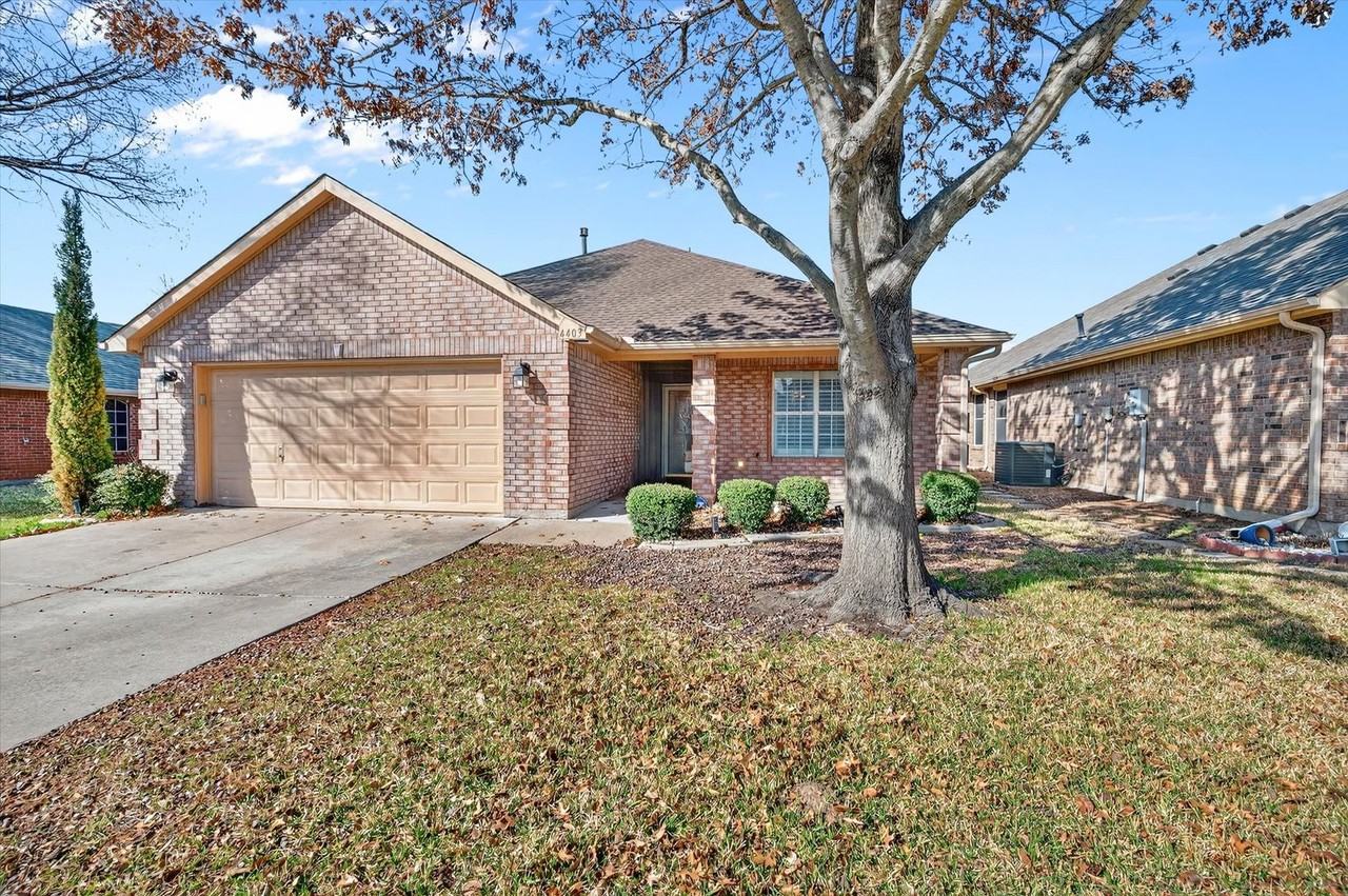 4403 Shady Elm Dr - Photo 3 of 34