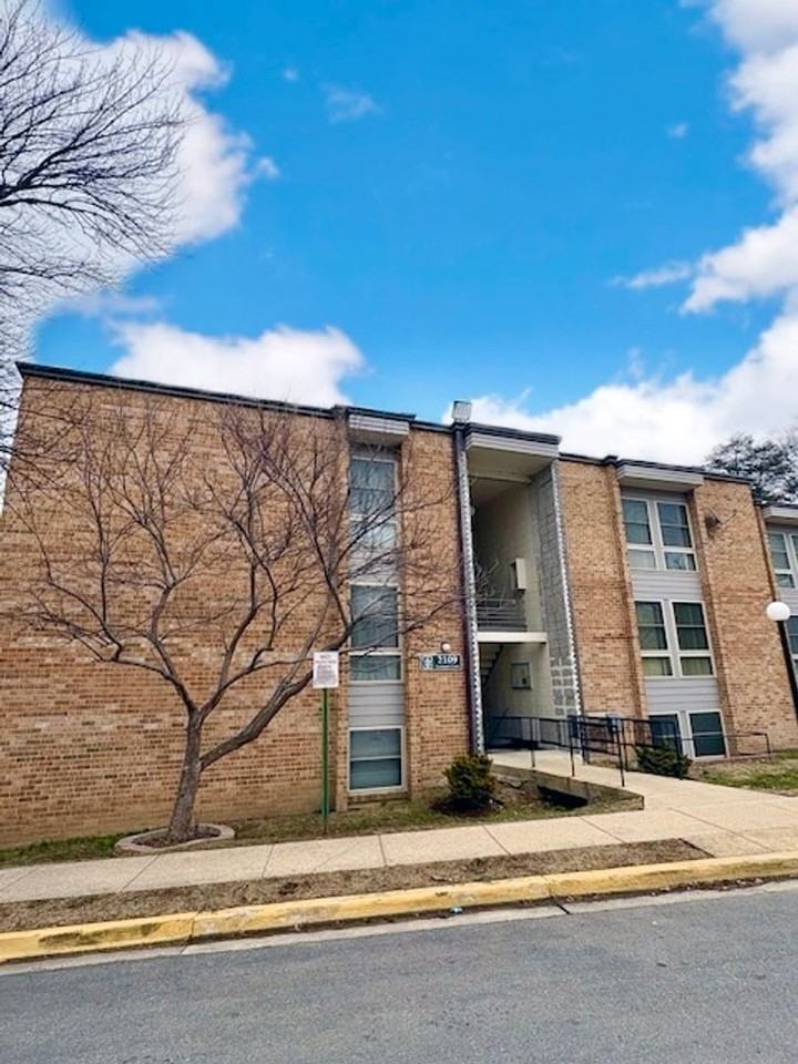 2109 Greenery Ln #302 - Photo 2 of 17