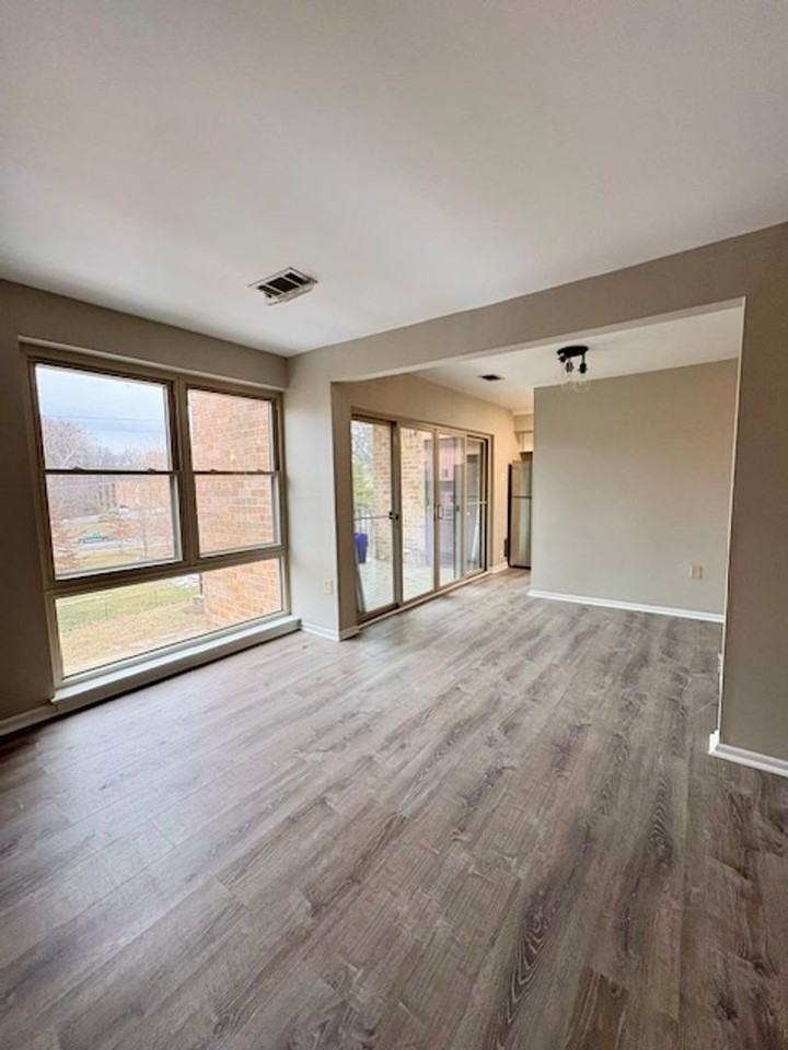 2109 Greenery Ln #302 - Photo 5 of 17