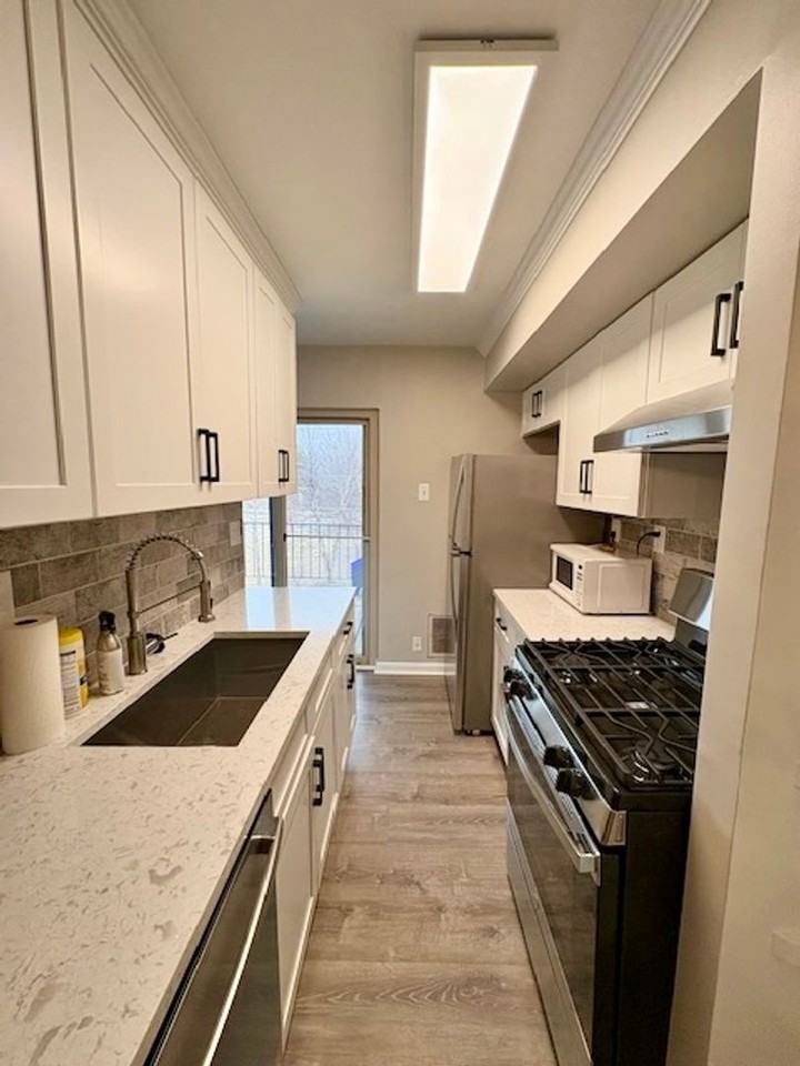 2109 Greenery Ln #302 - Photo 7 of 17