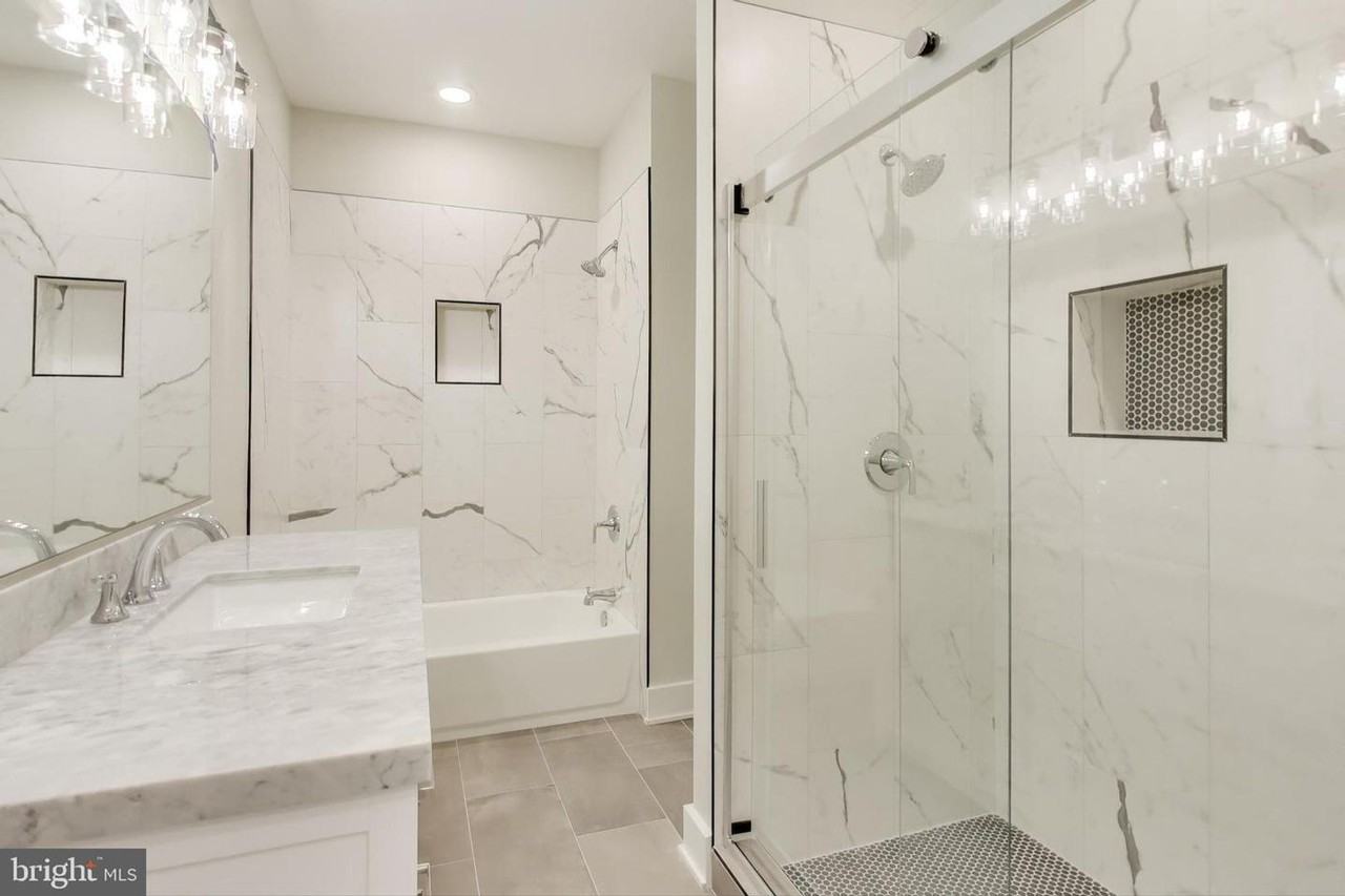 5333 Hayes St Ne - Photo 3 of 8