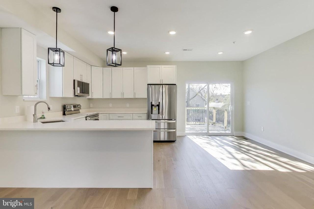 5333 Hayes St Ne - Photo 5 of 8