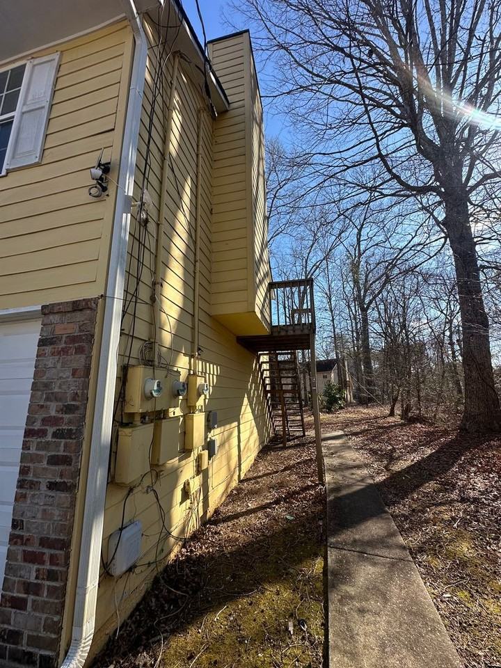 2036 Laboon Cir - Photo 2 of 15