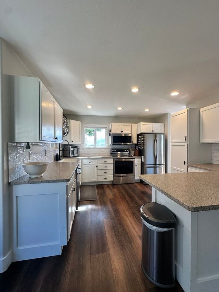 3765 Knowles Rd - Photo 7 of 25