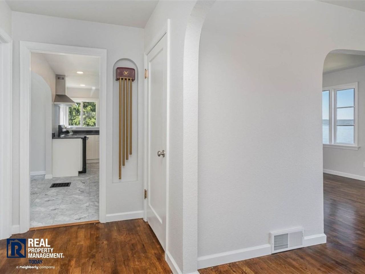 5304 Hyada Blvd Ne - Photo 6 of 27