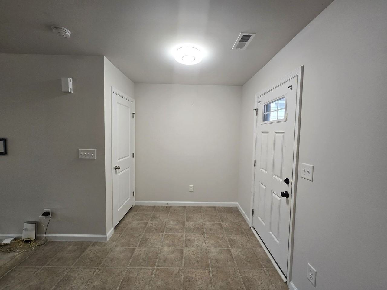 1626 Joseph Hewes Ct - Photo 2 of 18