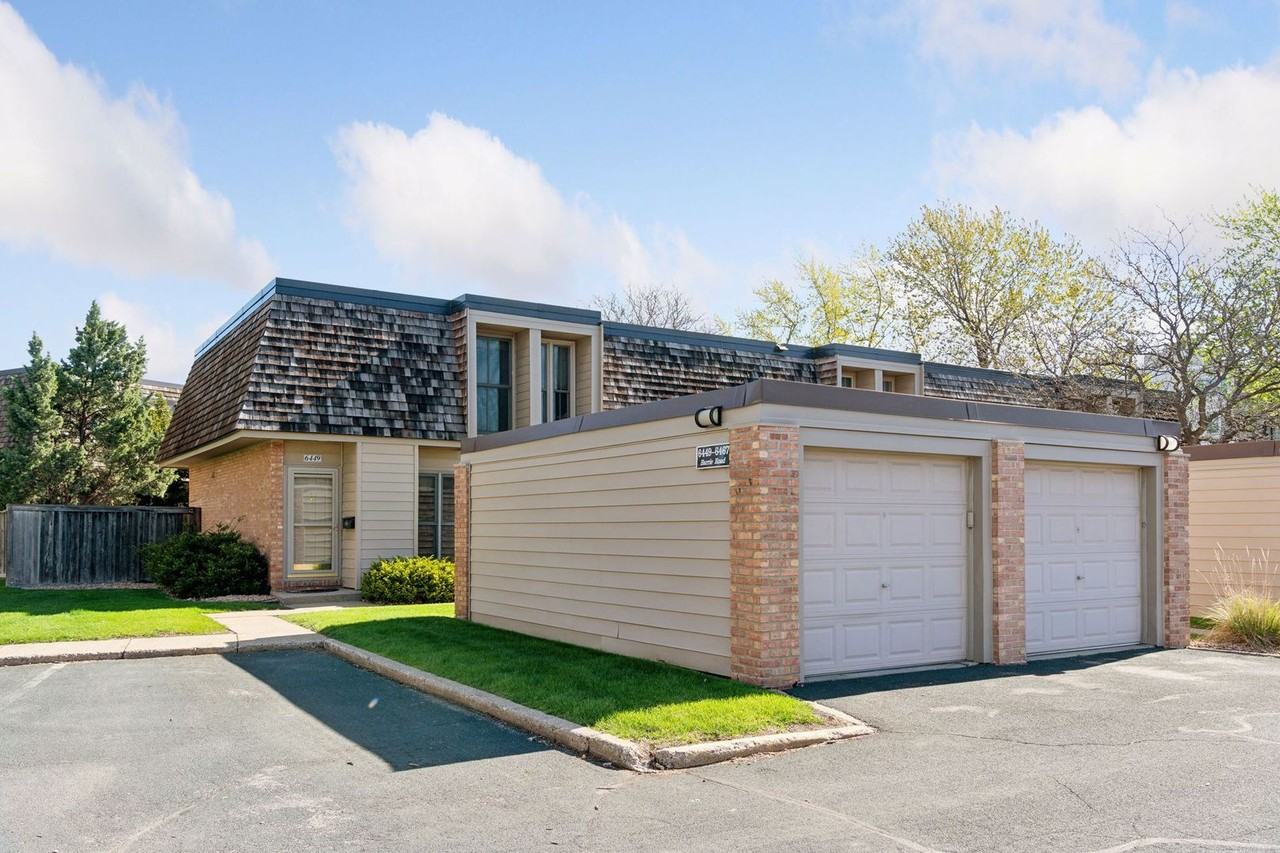 6449 Barrie Rd - Photo 2 of 16