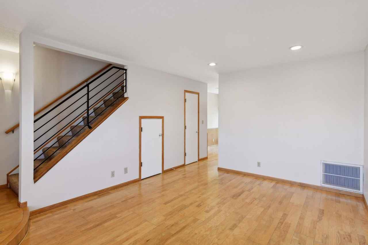 6449 Barrie Rd - Photo 4 of 16