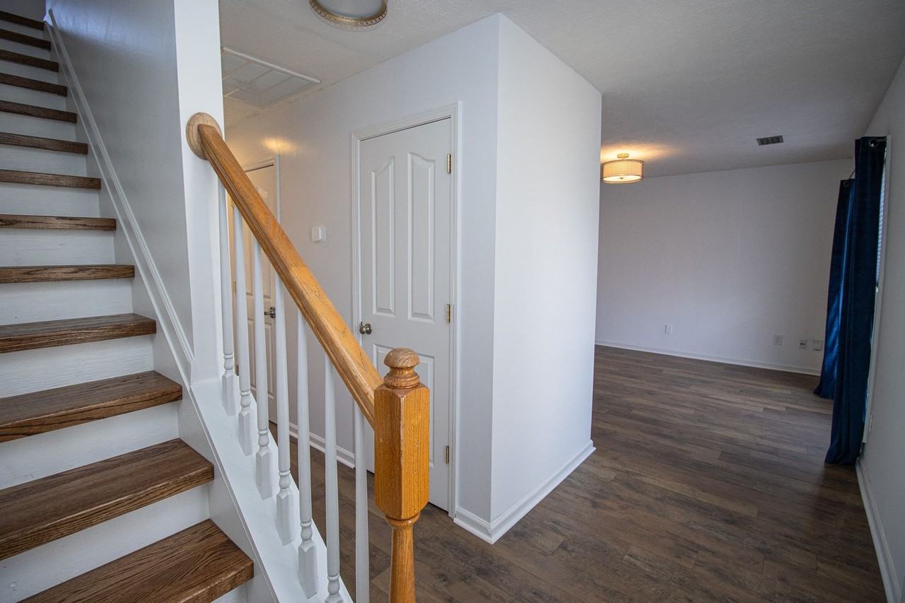 1473 Legion Dr - Photo 4 of 47