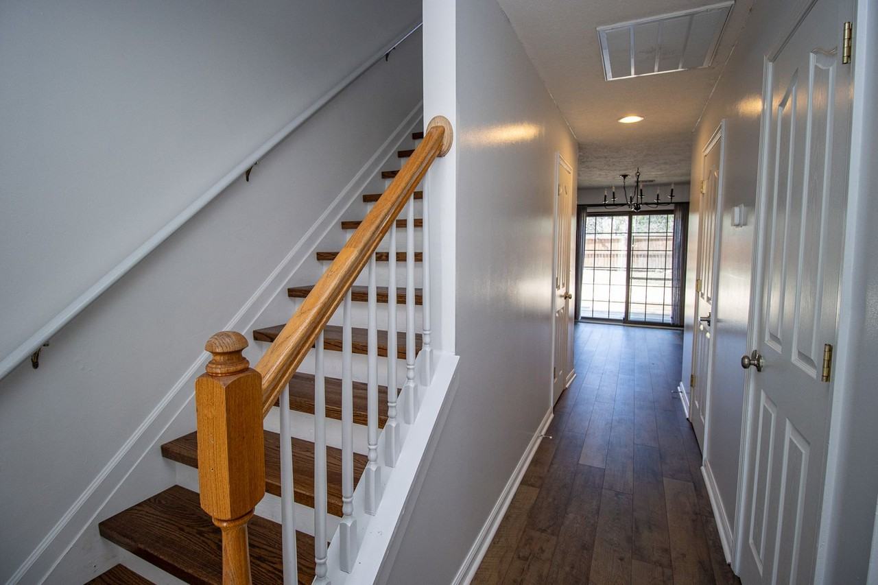 1473 Legion Dr - Photo 5 of 47