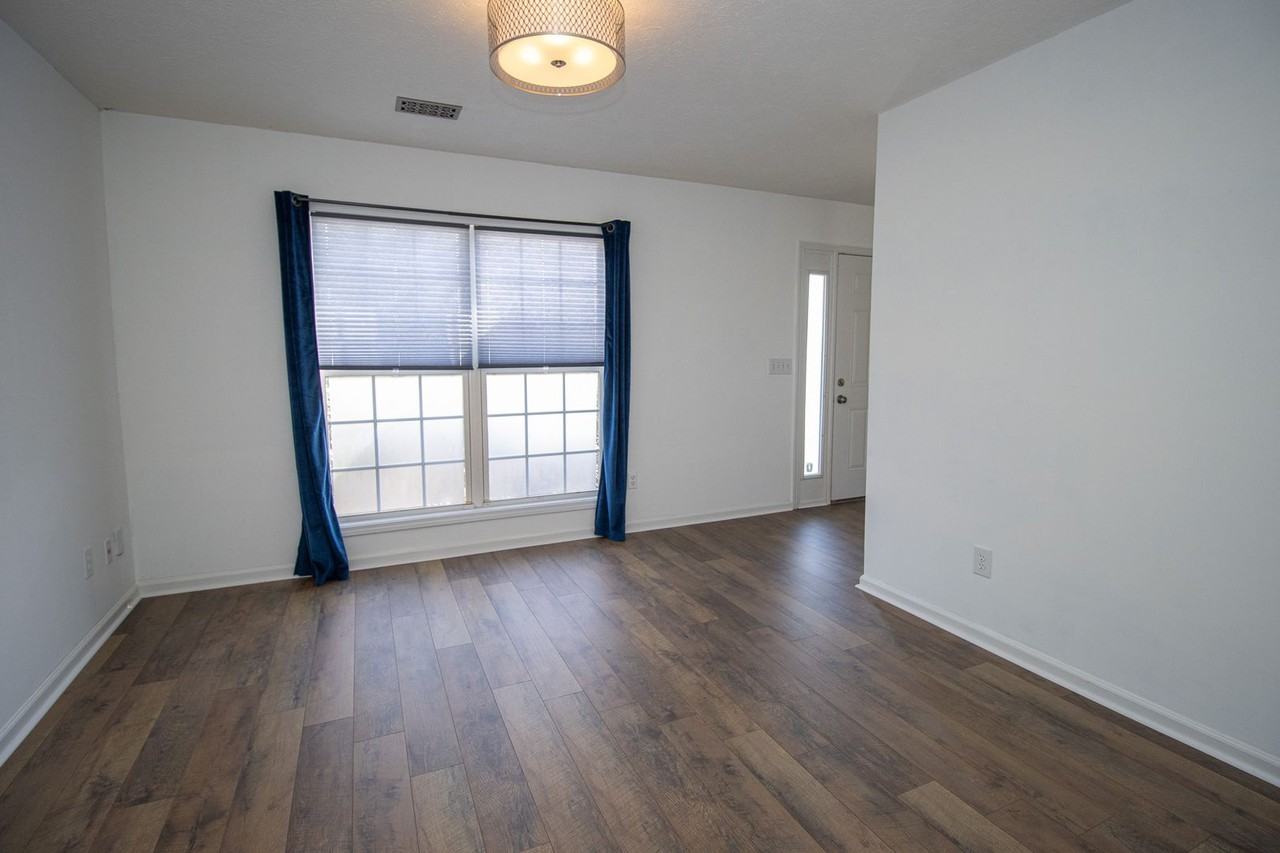 1473 Legion Dr - Photo 7 of 47