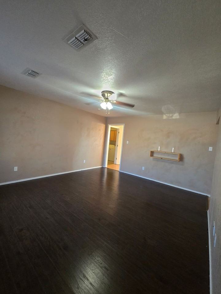 2821 Duckworth Ave - Photo 2 of 8