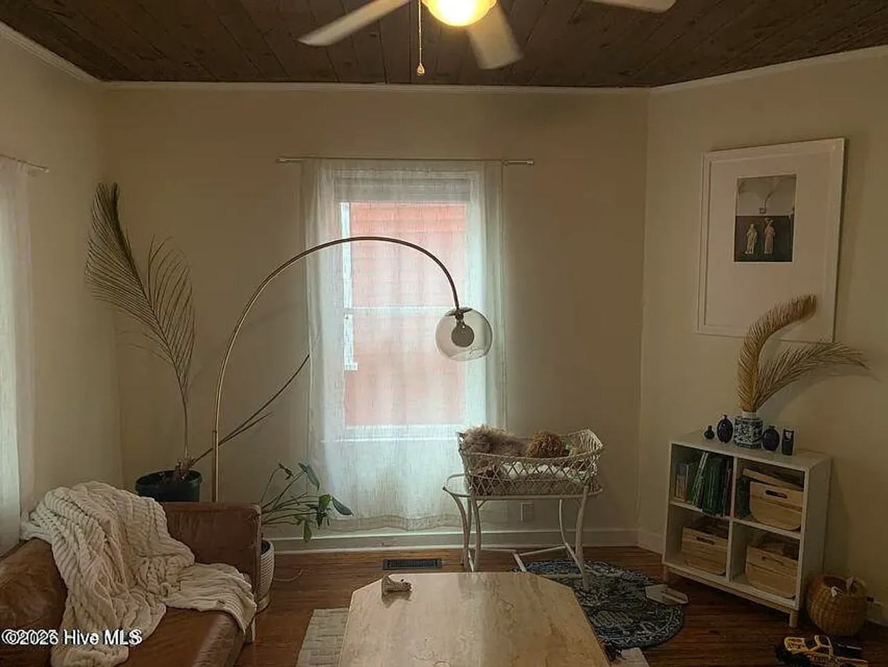 307 S 6th St - Photo 3 of 8