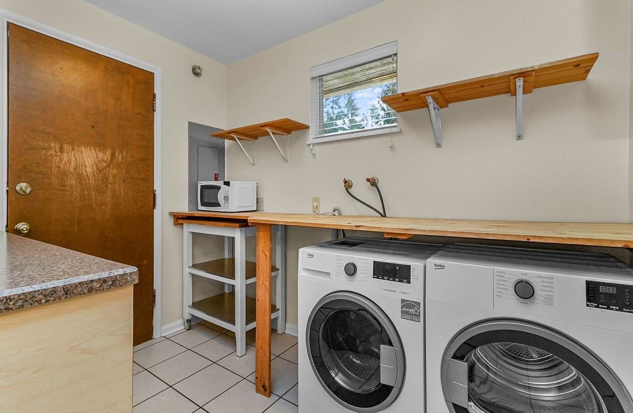 1557 Ne 166th St - Photo 6 of 11