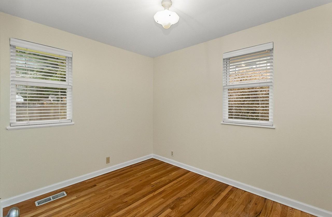 1557 Ne 166th St - Photo 7 of 11