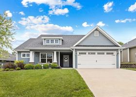 featured image of 2401 Longwood Dr