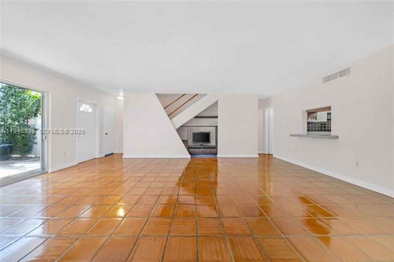 7412 7412 Gary Av th 7412 - Photo 4 of 35