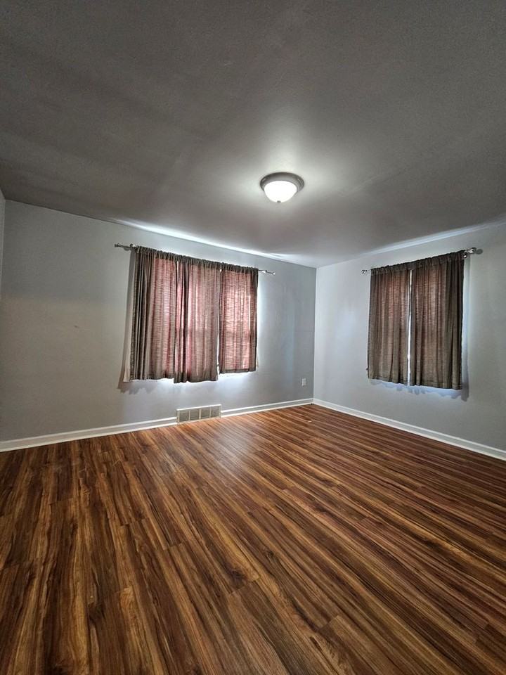 923 Rohrerstown Rd - Photo 5 of 13