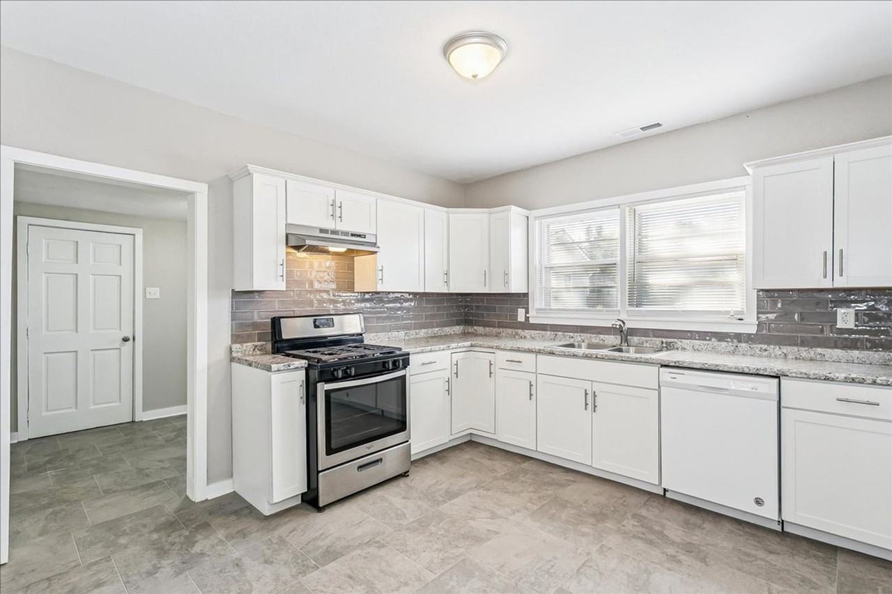 104 N Main St - Photo 2 of 11