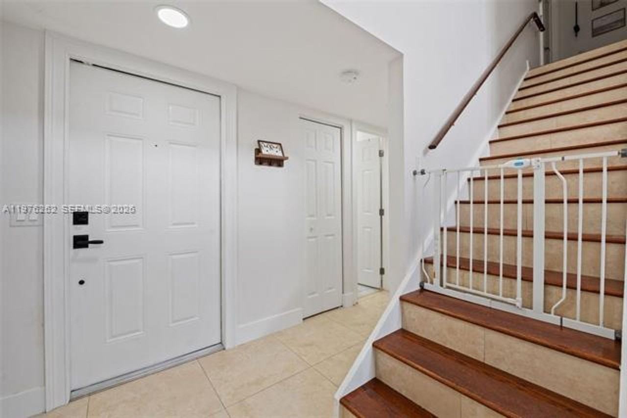 6523 6523 NW 170th Ln th 6523 - Photo 4 of 25