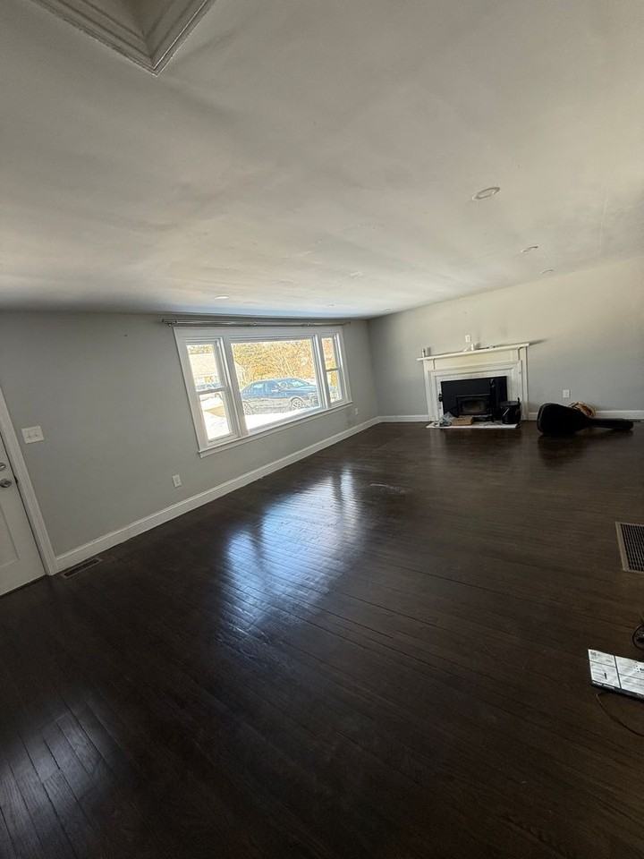 167 Nursery Rd - Photo 4 of 9