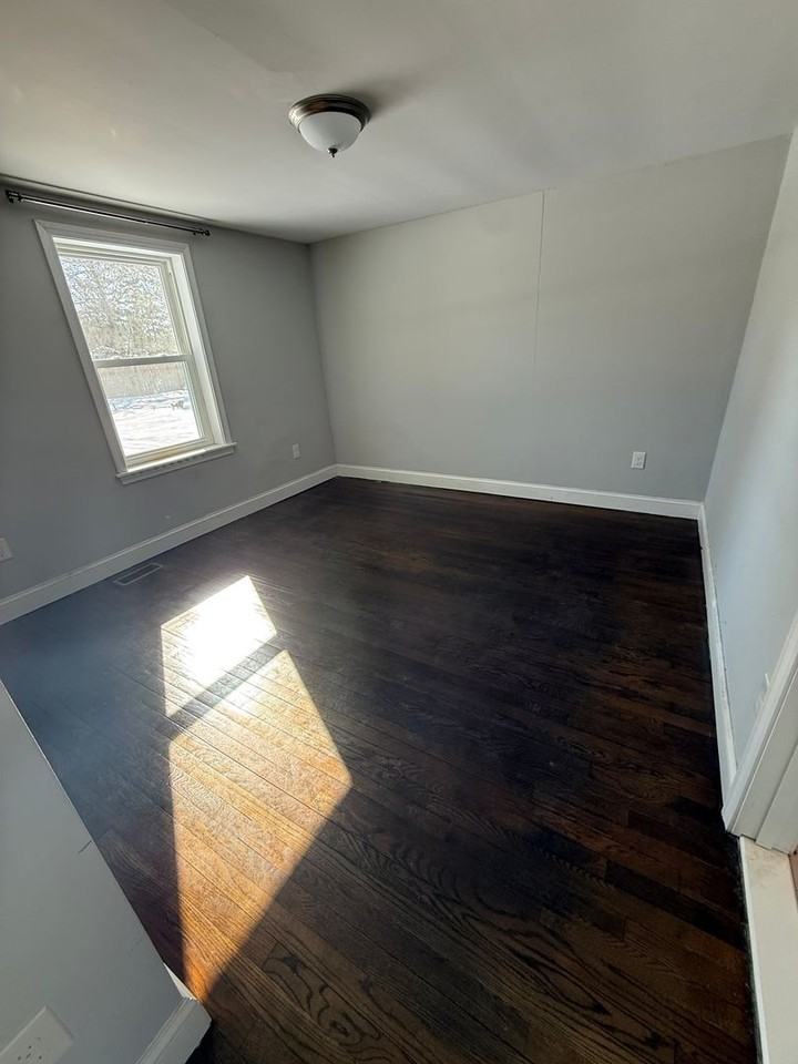 167 Nursery Rd - Photo 6 of 9