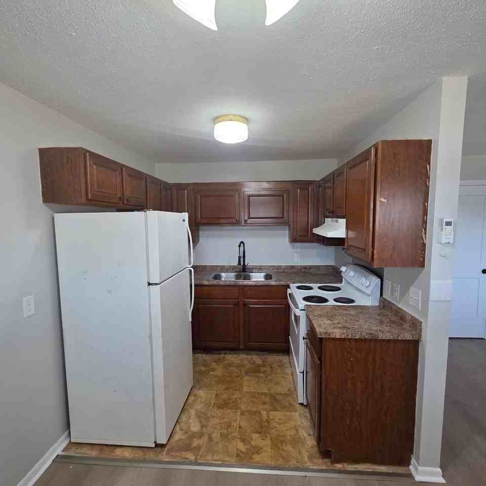 3407 Garden Dr #4 - Photo 5 of 7