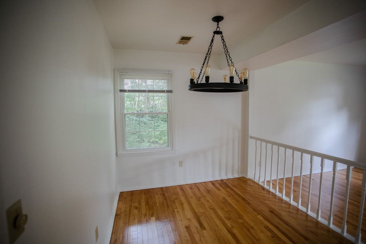 2836 Wellesley Ct - Photo 5 of 9