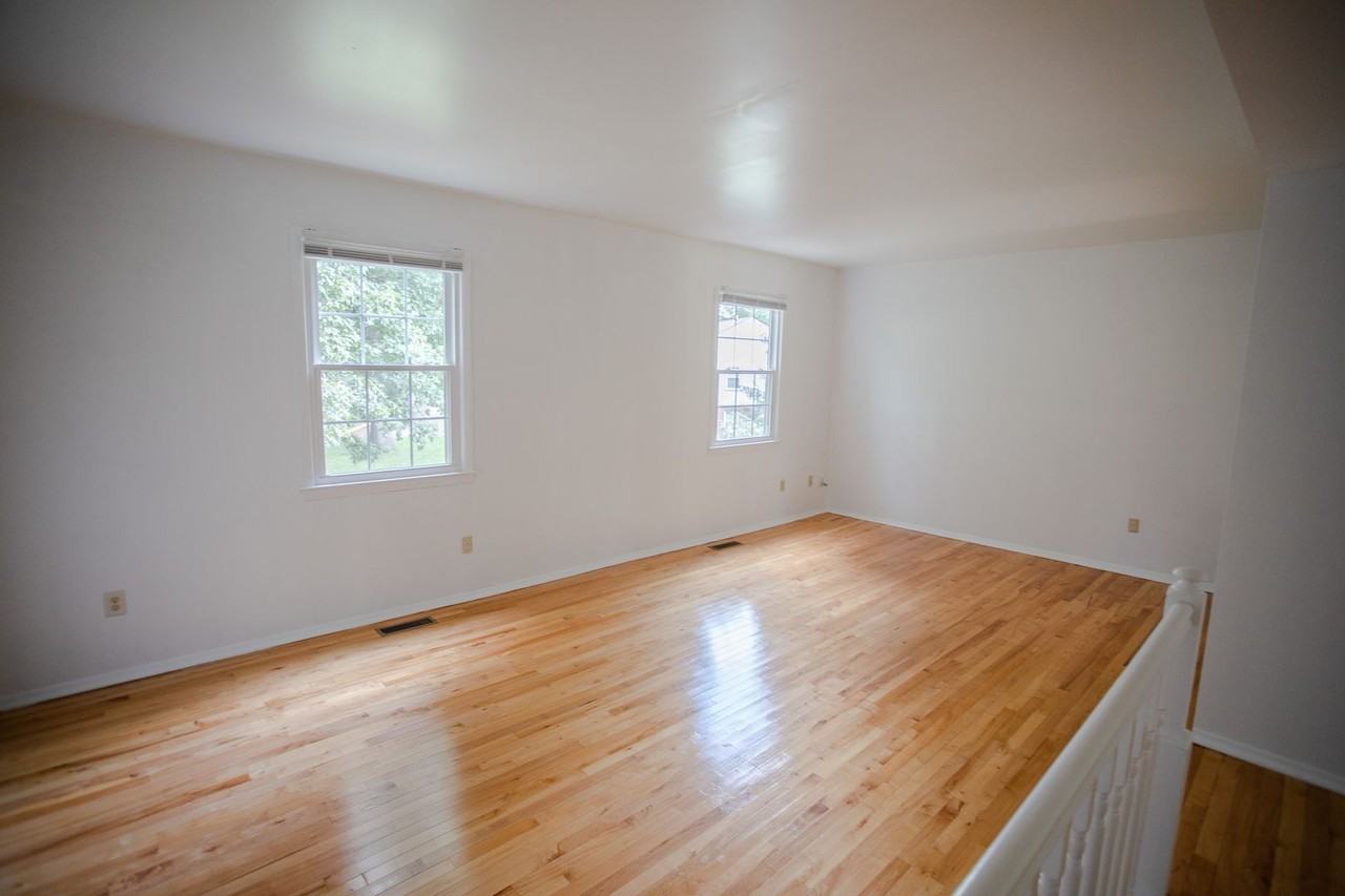 2836 Wellesley Ct - Photo 6 of 9