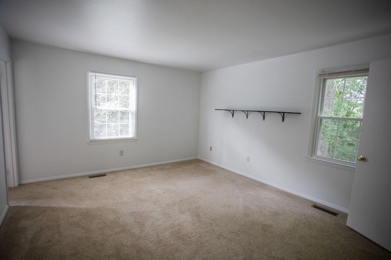 2836 Wellesley Ct - Photo 7 of 9