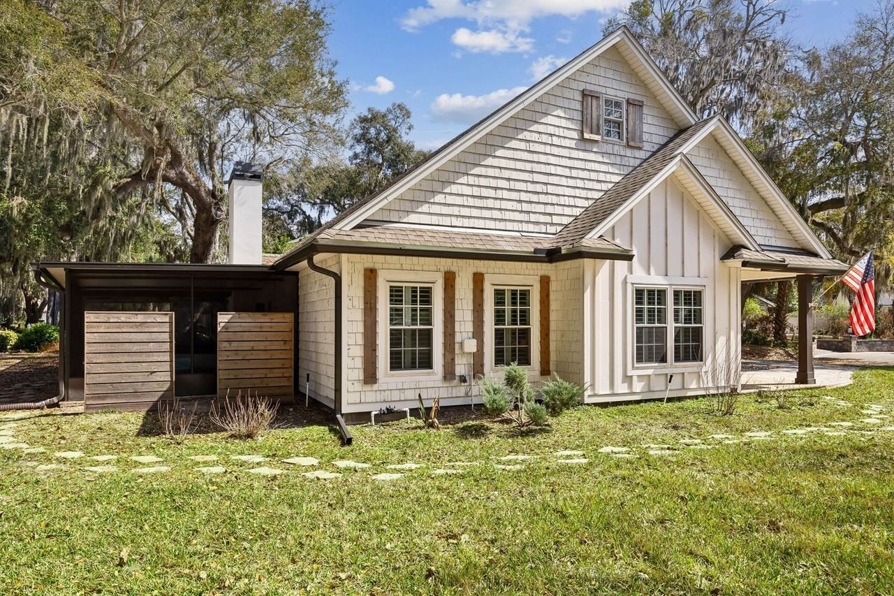 1321 Hickory Nut Ct - Photo 4 of 50