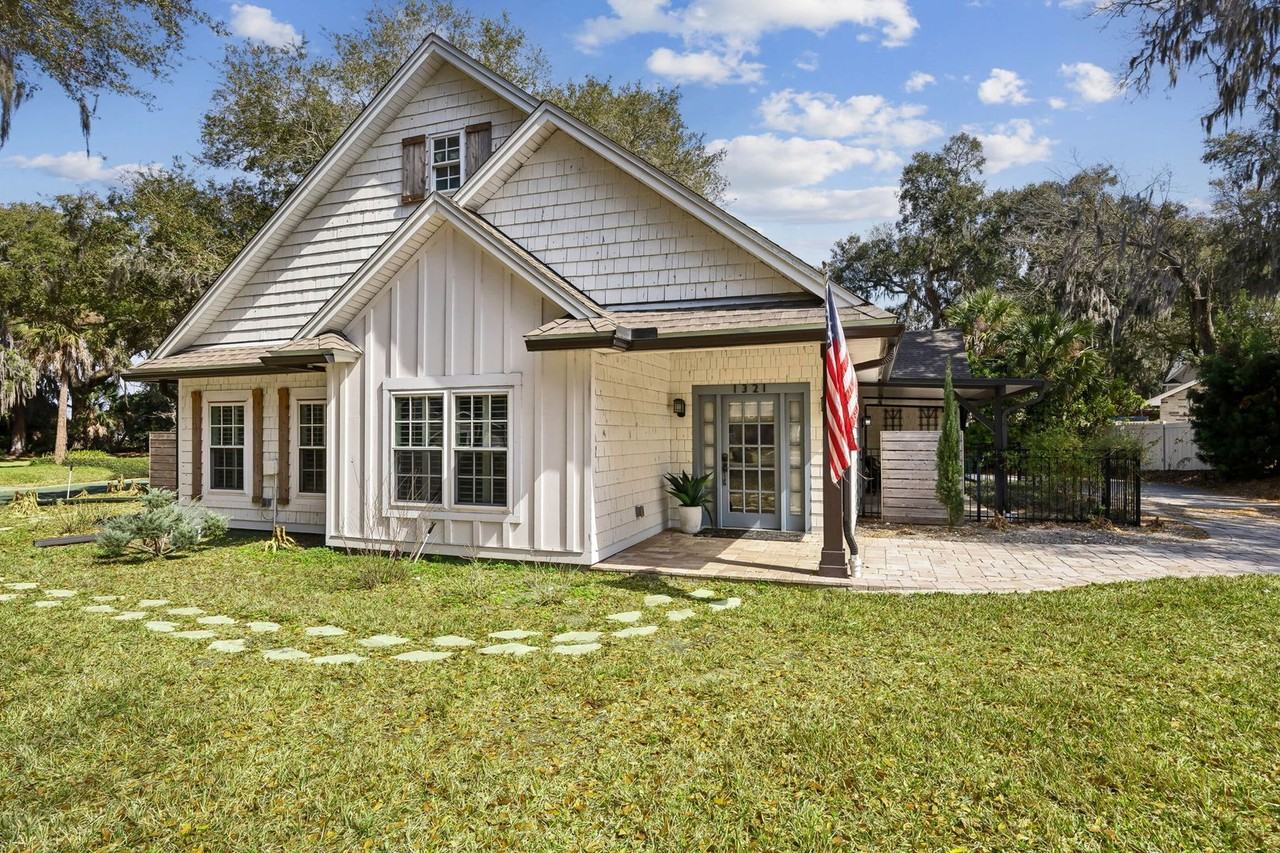 1321 Hickory Nut Ct - Photo 5 of 50