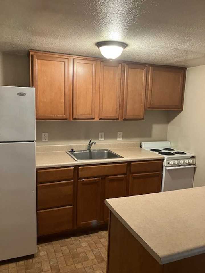 203 1st St - Photo 4 of 9