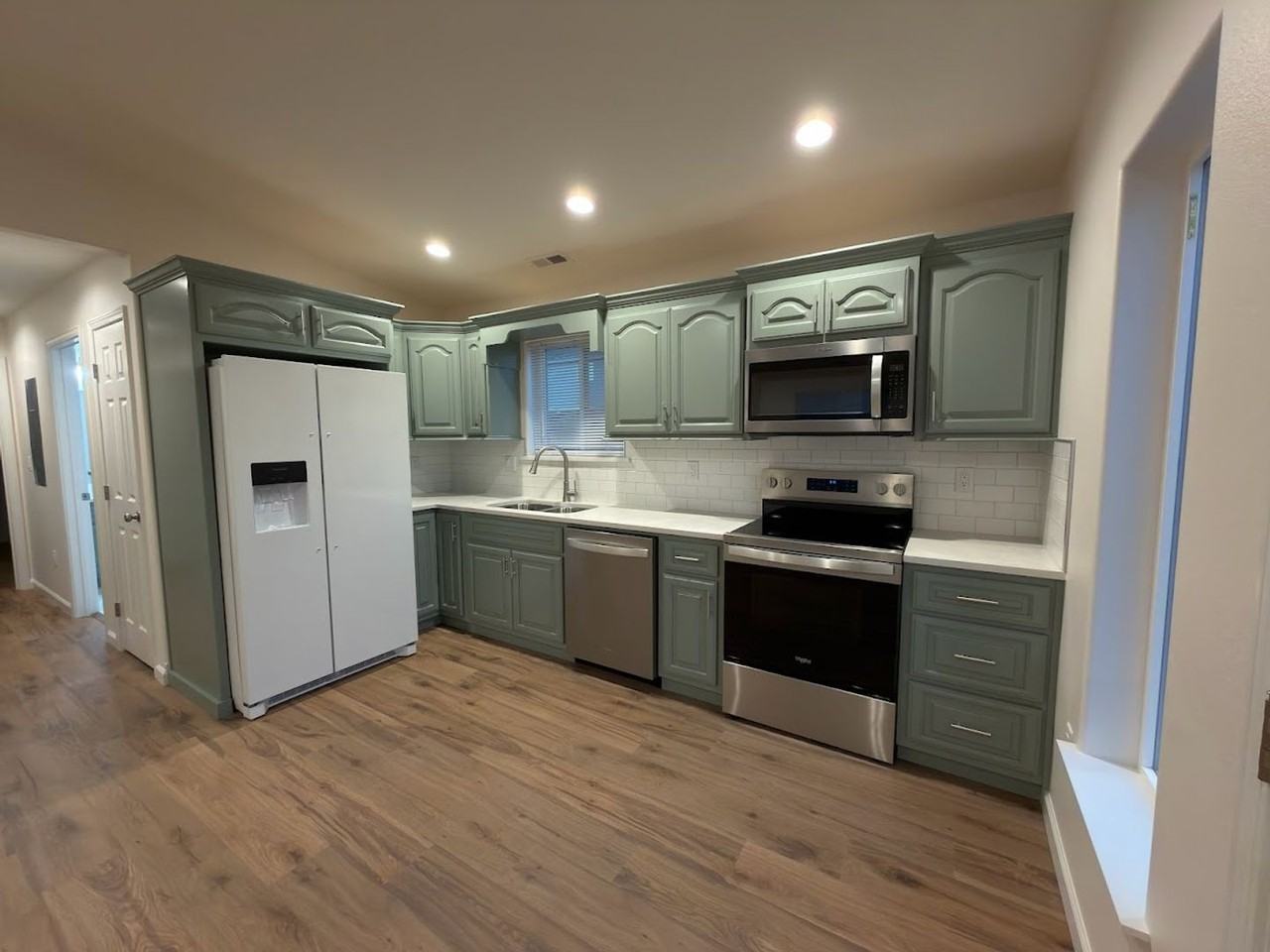 121 G St Ne - Photo 3 of 10