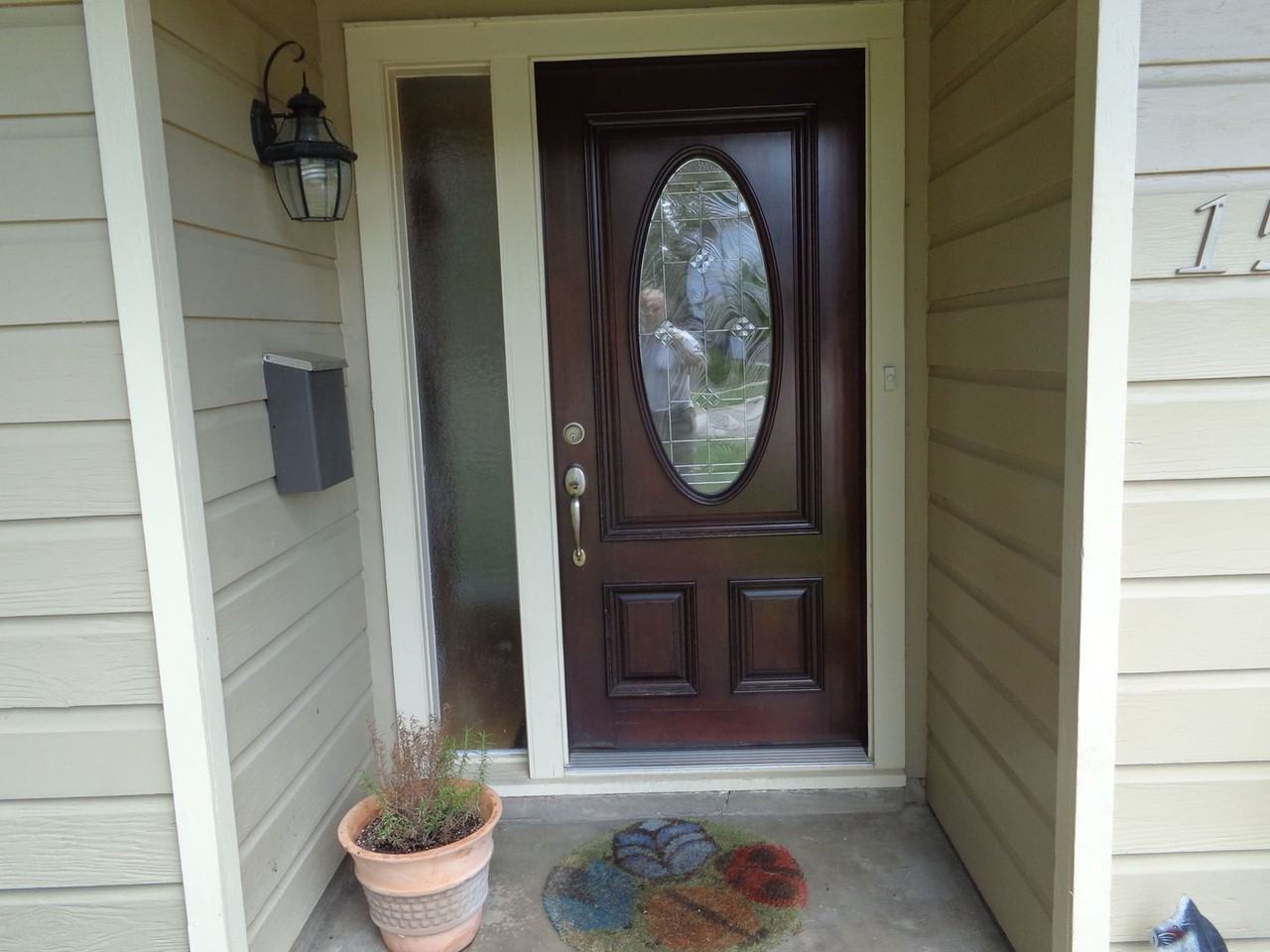 1551 Hewitt Dr - Photo 2 of 14