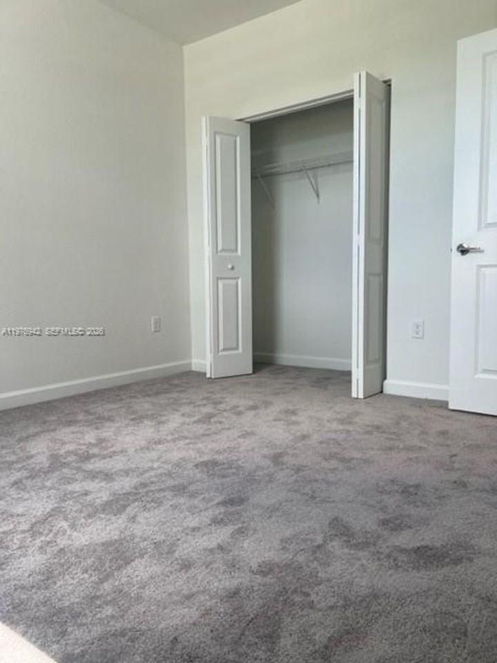 2608 Se 11th St - Photo 5 of 11