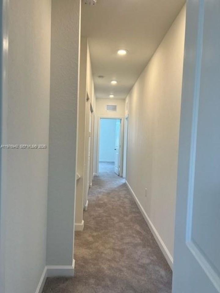 2608 Se 11th St - Photo 7 of 11