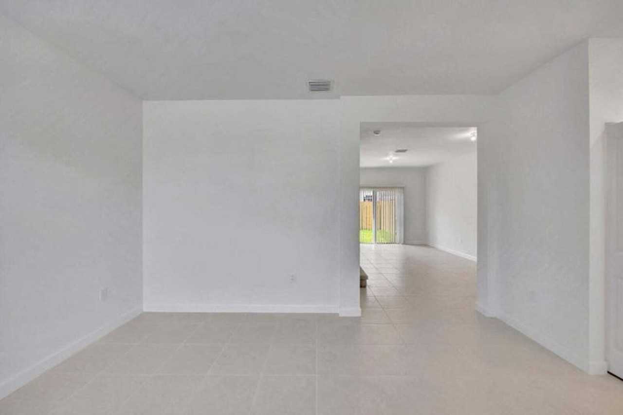 29190 Sw 163rd Ct - Photo 2 of 16