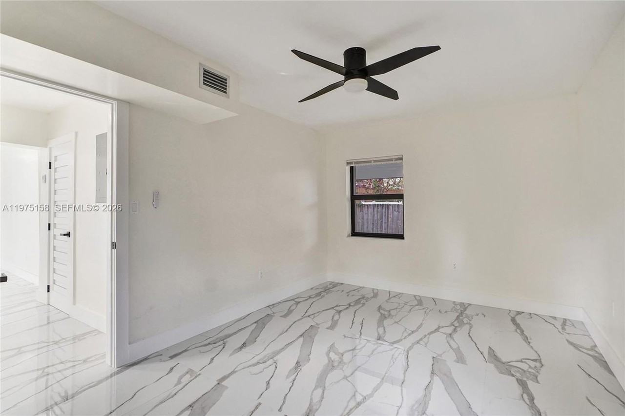 237 Ne 110th Ter - Photo 6 of 12