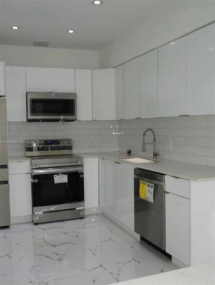345 Sw 49th Ave
