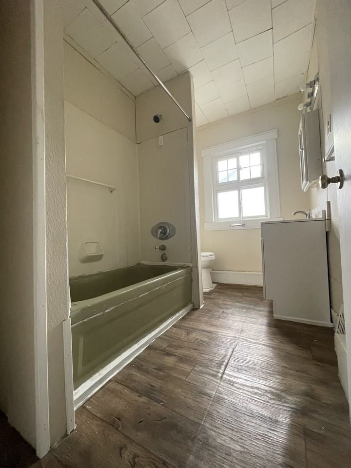 1202 Greenwood Ave #A - Photo 6 of 6