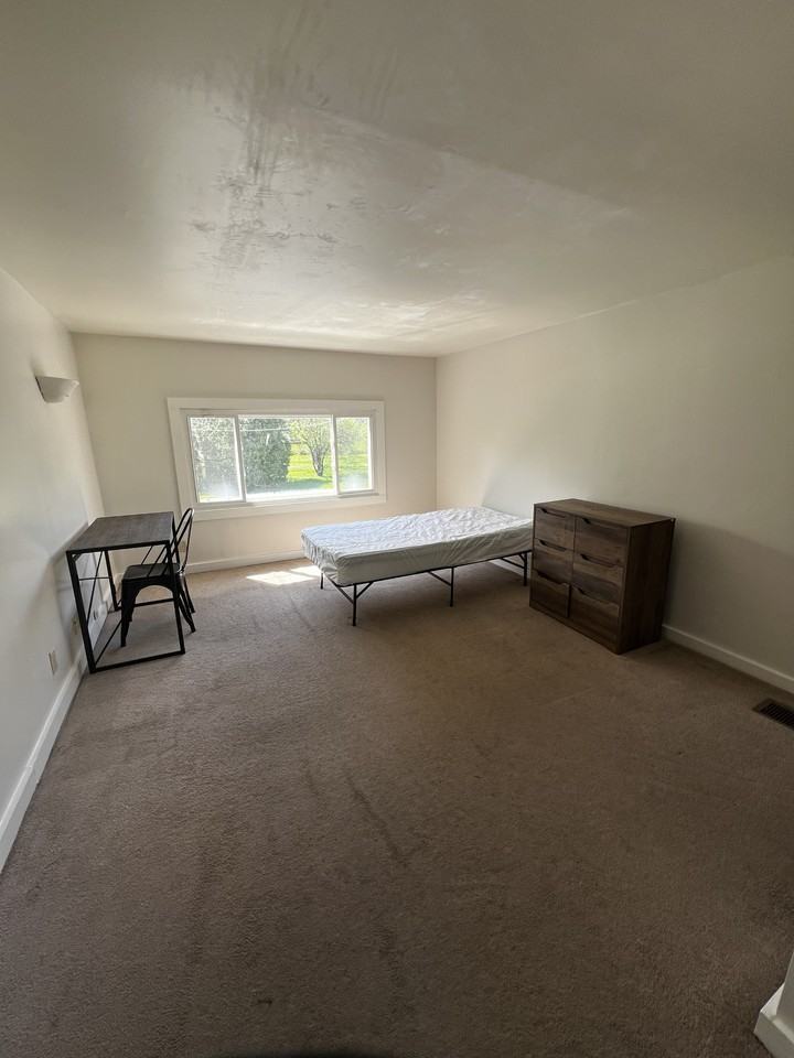 45 Hazel St #UP - Photo 4 of 12