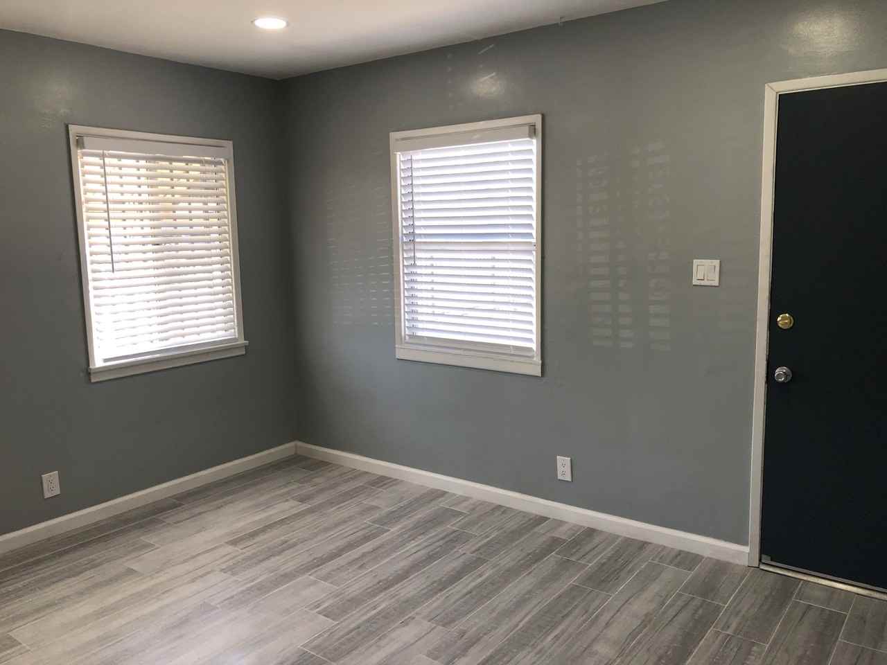 10120 California Ave #A - Photo 3 of 5