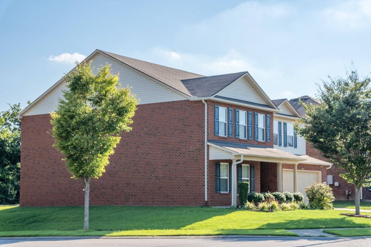 1001 Benwick Rd - Photo 3 of 18