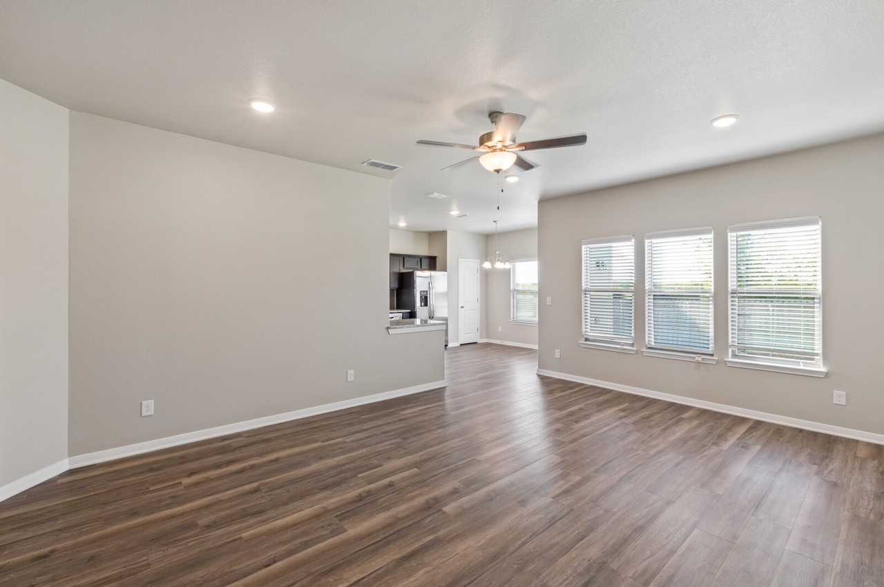 4710 Highmont Dr - Photo 4 of 24