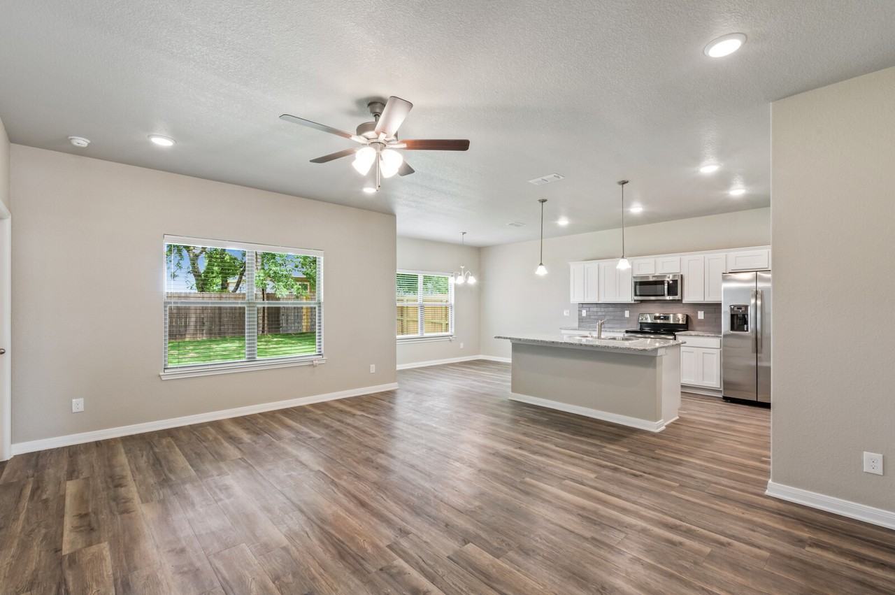 607 Parkfield Ln - Photo 4 of 25