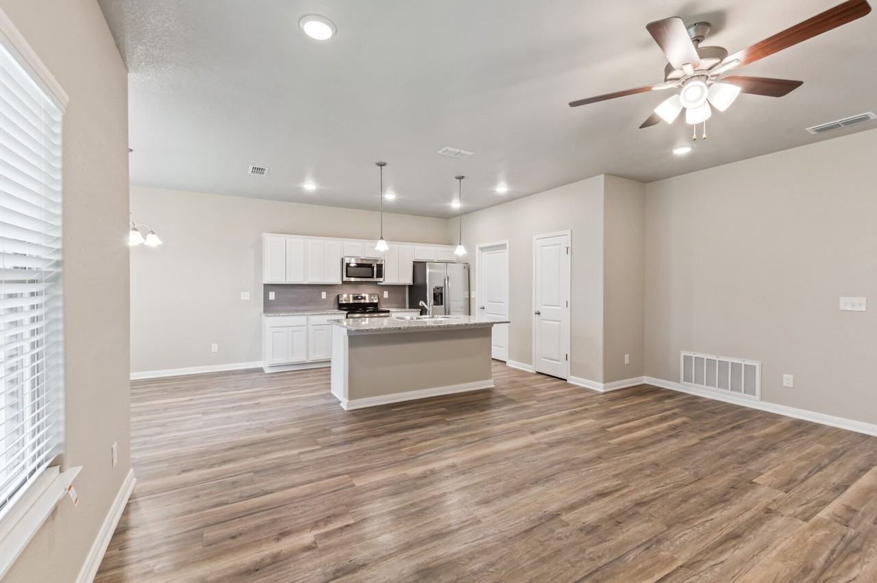 607 Parkfield Ln - Photo 5 of 25