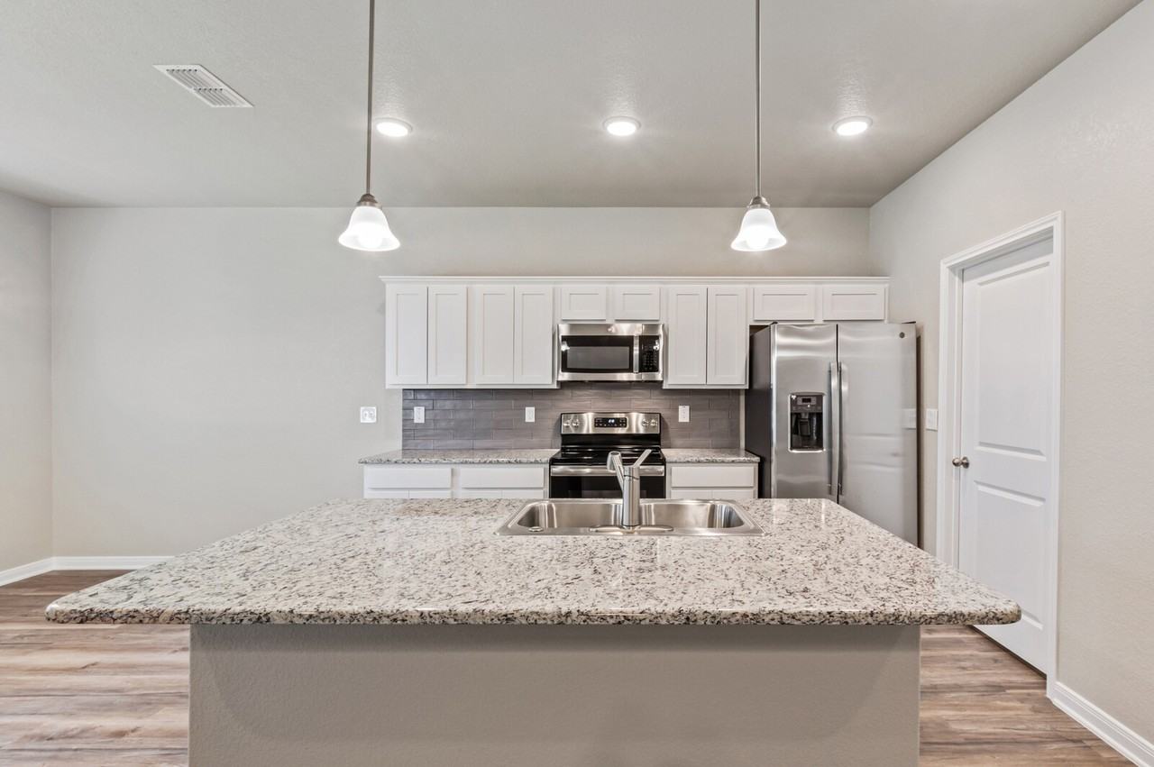 607 Parkfield Ln - Photo 7 of 25