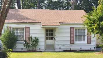 featured image of 620 W Shawnee Dr