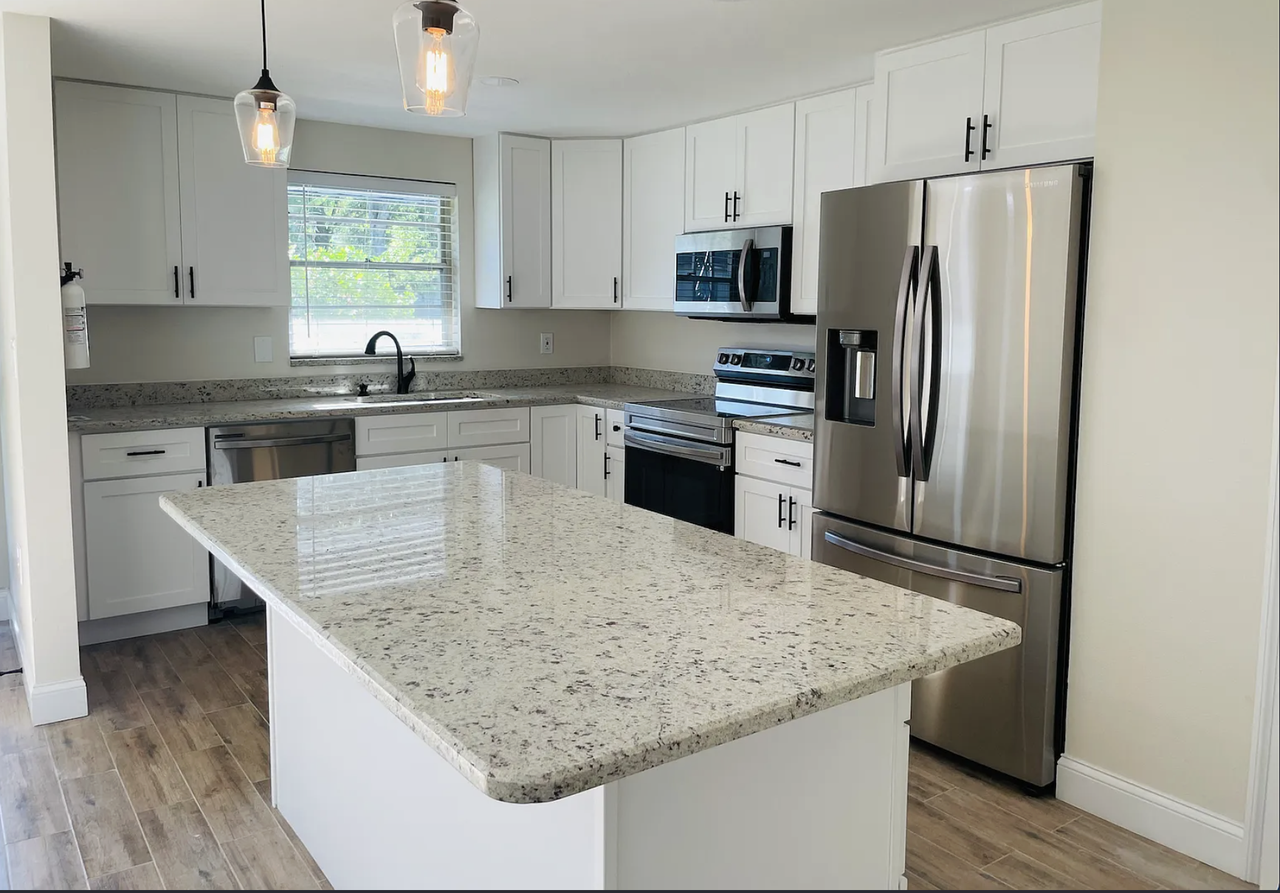 4005 N Glen Ave - Photo 7 of 17